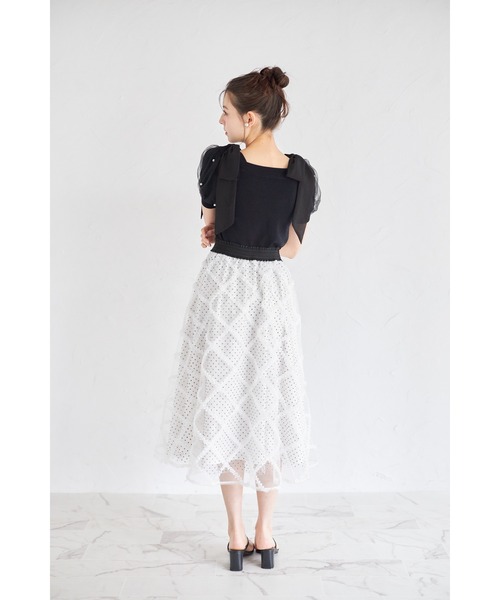 tocco closet（トッコ　クローゼット）の「２ＷＡＹシフォンリボン付きパール装飾チュールパフスリーブニットプルオーバー（Tシャツ/カットソー・レディース・オフホワイト/ラベンダー/ブラック・M）」の11枚目の写真