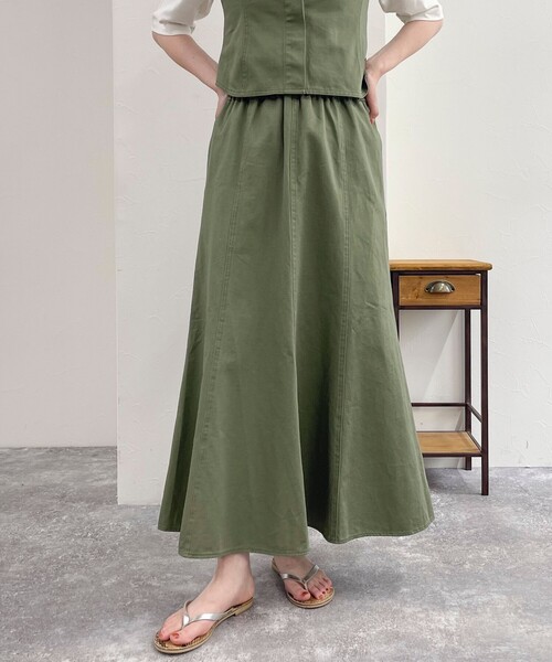 fredy emue（フレディエミュ）の「デニム/ミリタリーフレアースカート（スカート・レディース・ブルー/カーキ/サックスブルー・38）」の2枚目の写真