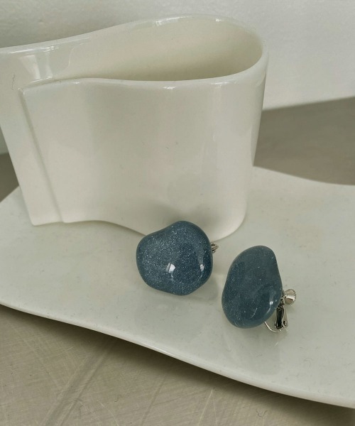 marjour(マージュール)の「GLITTER EARRING(イヤリング・レディース・ネイビー/シルバー・フリー)」の3枚目の写真