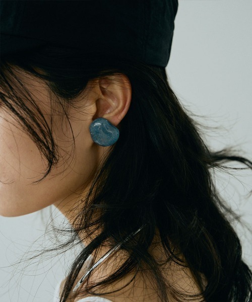 marjour(マージュール)の「GLITTER EARRING(イヤリング・レディース・ネイビー/シルバー・フリー)」の12枚目の写真