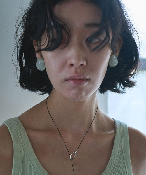marjour(マージュール)の「GLITTER EARRING(イヤリング・レディース・ネイビー/シルバー・フリー)」の16枚目の写真