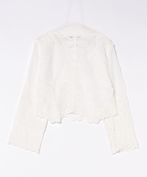 自由区　クロップド丈刺繍ブラウス　新品未使用　　現行品　▪️最終お値下げ 2025年最新】自由区ブラウスの人気アイテム - メルカリ