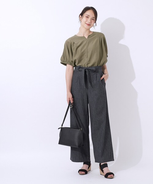 DRESKIP(ドレスキップ)の「◆【高レビュー/無理せずキレイ】女性らしさを引き立てる お袖たっぷりギャザー ドルマンブラウス(シャツ/ブラウス・レディース・ブラック/カーキ/イエロー系その他/ライトベージュ/ライトブルー・00)」の8枚目の写真