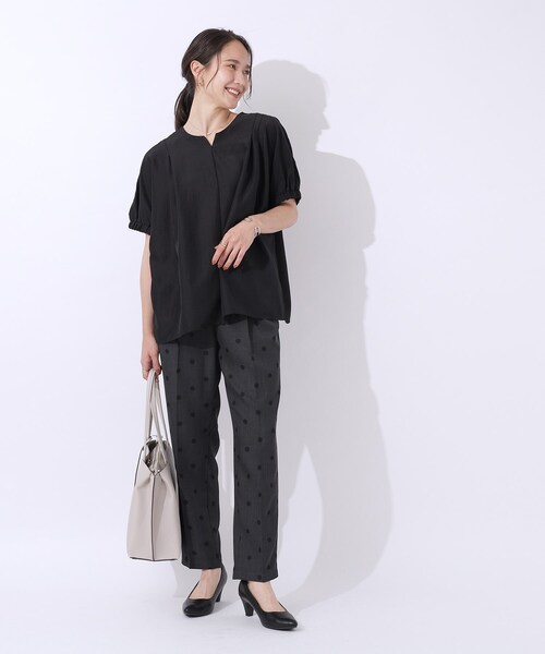 DRESKIP(ドレスキップ)の「◆【高レビュー/無理せずキレイ】女性らしさを引き立てる お袖たっぷりギャザー ドルマンブラウス(シャツ/ブラウス・レディース・ブラック/カーキ/イエロー系その他/ライトベージュ/ライトブルー・00)」の12枚目の写真