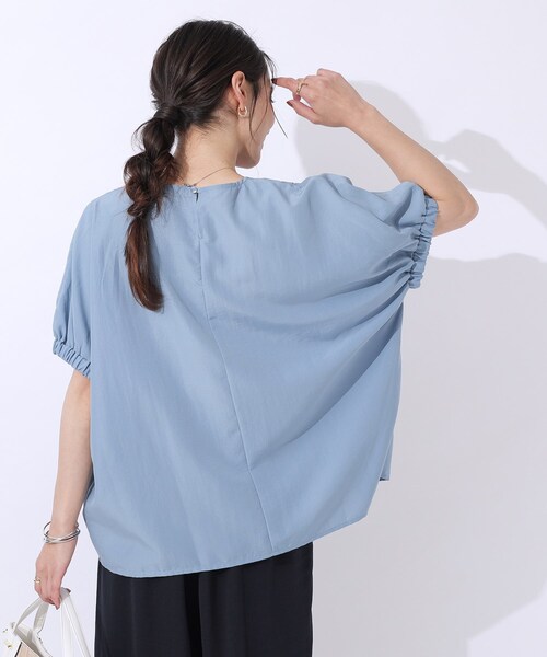 DRESKIP(ドレスキップ)の「◆【高レビュー/無理せずキレイ】女性らしさを引き立てる お袖たっぷりギャザー ドルマンブラウス(シャツ/ブラウス・レディース・ブラック/カーキ/イエロー系その他/ライトベージュ/ライトブルー・00)」の15枚目の写真