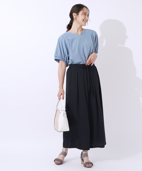 DRESKIP(ドレスキップ)の「◆【高レビュー/無理せずキレイ】女性らしさを引き立てる お袖たっぷりギャザー ドルマンブラウス(シャツ/ブラウス・レディース・ブラック/カーキ/イエロー系その他/ライトベージュ/ライトブルー・00)」の16枚目の写真