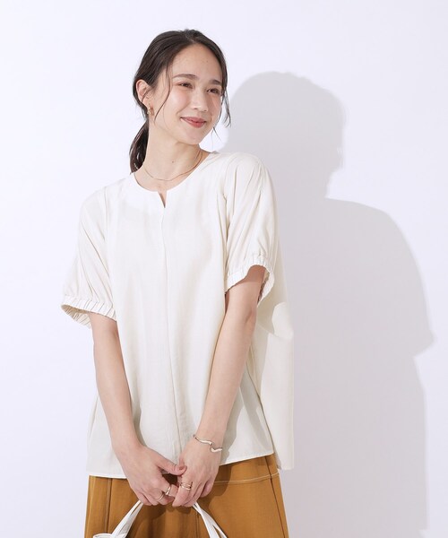 DRESKIP(ドレスキップ)の「◆【高レビュー/無理せずキレイ】女性らしさを引き立てる お袖たっぷりギャザー ドルマンブラウス(シャツ/ブラウス・レディース・ブラック/カーキ/イエロー系その他/ライトベージュ/ライトブルー・00)」の18枚目の写真