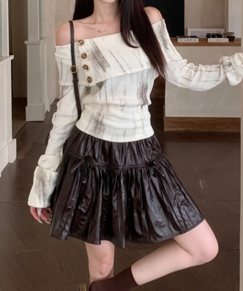Sibra（シブラ）の「インナーパンツ付き　レザー風フロントリボンフレアミニスカート（スカート・レディース・ブラック/ワインレッド/キャメル/ダークブラウン・M）」の12枚目の写真