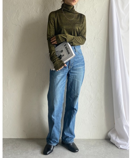 She's Closet(シーズクローゼット)の「メロウフリルハイネック長袖グリッターラメトップス/ロングTシャツカットソー(Tシャツ/カットソー・レディース・ライトベージュ/ブラック×シルバー/ブラック×ゴールド・FREE)」の5枚目の写真