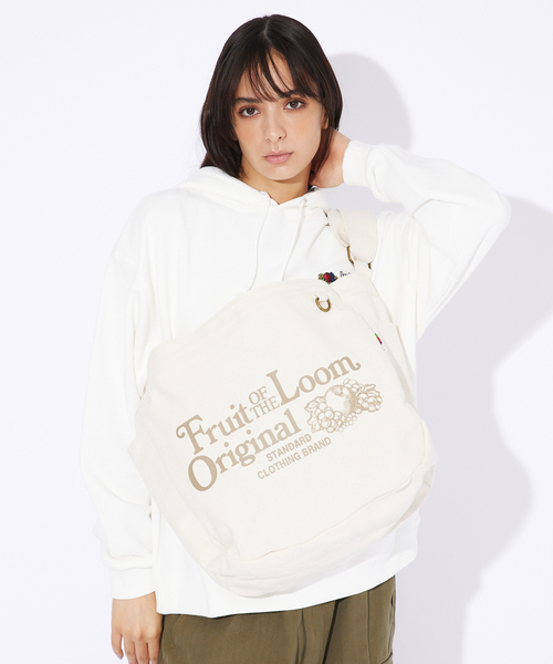 FRUIT OF THE LOOM（フルーツオブザルーム）の「【FRUIT OF THE LOOM/フルーツオブザルーム 】FTL NEWSPAPER BAG /ニュースペーパーバッグ/ユニセックス（ショルダーバッグ・メンズ・ブラック/サックスブルー/レッド/ベージュ/イエロー・フリー）」の2枚目の写真