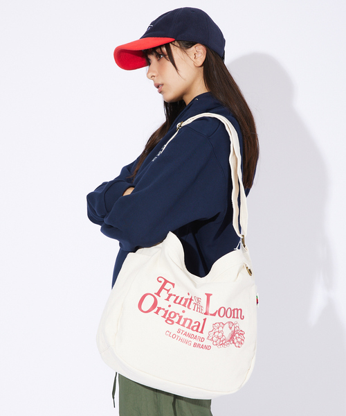 FRUIT OF THE LOOM（フルーツオブザルーム）の「【FRUIT OF THE LOOM/フルーツオブザルーム 】FTL NEWSPAPER BAG /ニュースペーパーバッグ/ユニセックス（ショルダーバッグ・メンズ・ブラック/サックスブルー/レッド/ベージュ/イエロー・フリー）」の5枚目の写真