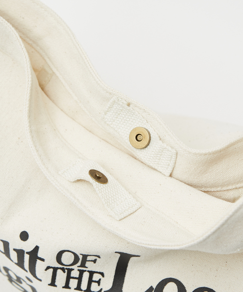 FRUIT OF THE LOOM（フルーツオブザルーム）の「【FRUIT OF THE LOOM/フルーツオブザルーム 】FTL NEWSPAPER BAG /ニュースペーパーバッグ/ユニセックス（ショルダーバッグ・メンズ・ブラック/サックスブルー/レッド/ベージュ/イエロー・フリー）」の19枚目の写真