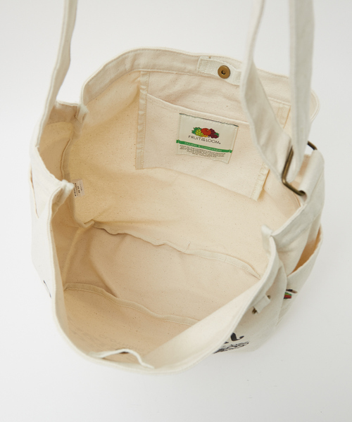 FRUIT OF THE LOOM（フルーツオブザルーム）の「【FRUIT OF THE LOOM/フルーツオブザルーム 】FTL NEWSPAPER BAG /ニュースペーパーバッグ/ユニセックス（ショルダーバッグ・メンズ・ブラック/サックスブルー/レッド/ベージュ/イエロー・フリー）」の18枚目の写真
