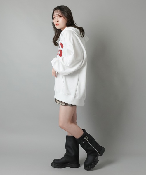 SPINNS(スピンズ)の「オーバーサイズジップパーカー LAGロゴ / カレッジロゴ(パーカー・レディース・杢グレー/ブラック/スミクロ/ネイビー/オフホワイト/オートミール/グレー系その他・ONESIZE)」の19枚目の写真