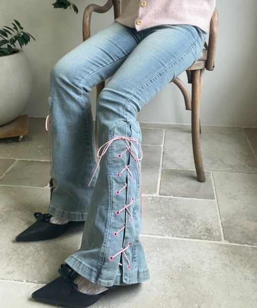 MORE self LOVE(モアセルフラブ)の「サイドレースアップデニム(デニムパンツ・レディース・ブルー・X-LARGE/LARGE/MEDIUM/SMALL)」の20枚目の写真