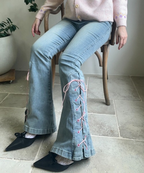 MORE self LOVE(モアセルフラブ)の「サイドレースアップデニム(デニムパンツ・レディース・ブルー・X-LARGE/LARGE/MEDIUM/SMALL)」の13枚目の写真
