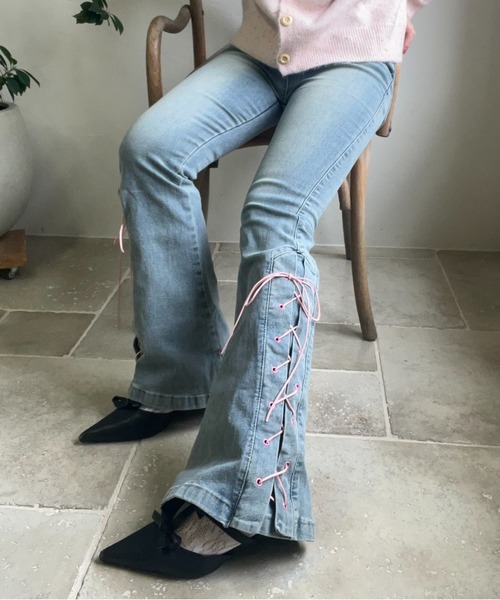 MORE self LOVE(モアセルフラブ)の「サイドレースアップデニム(デニムパンツ・レディース・ブルー・X-LARGE/LARGE/MEDIUM/SMALL)」の22枚目の写真