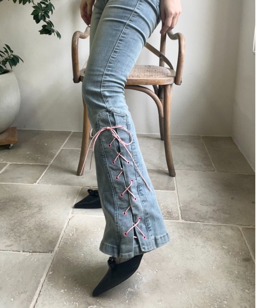 MORE self LOVE(モアセルフラブ)の「サイドレースアップデニム(デニムパンツ・レディース・ブルー・X-LARGE/LARGE/MEDIUM/SMALL)」の18枚目の写真