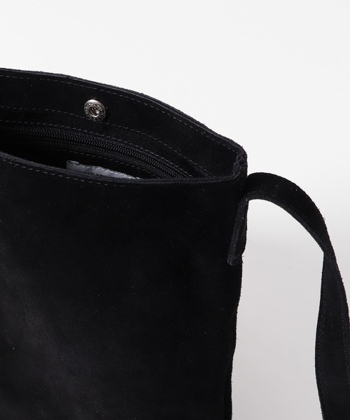 URBAN RESEARCH DOORS（アーバンリサーチドアーズ）の「スエードショルダー（ショルダーバッグ・メンズ・ブラウン/グレー/ブラック・-）」の10枚目の写真