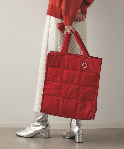 OPAQUE.CLIP（オペークドットクリップ）の「◆【10色展開/軽量/A4サイズ対応/多ポケット】大容量マチ付きトートバッグ（トートバッグ・レディース・ブラック/ベビーピンク/ライトブルー/イエロー系その他7/ライトオレンジ系1/グレー/ライトパープル/ホワイト系8/レッド系9/グリーン系その他5・00）」の13枚目の写真