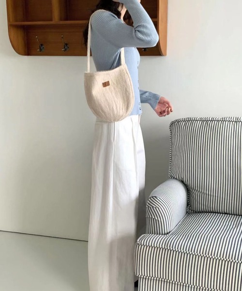 LA VORAGINE（ラ ヴォラジネ）の「ニットハンドバッグ（ハンドバッグ・レディース・ブラック/ブラウン/グレー/グリーン/アイボリー/ネイビー/ピンク/レッド・FREE）」の10枚目の写真