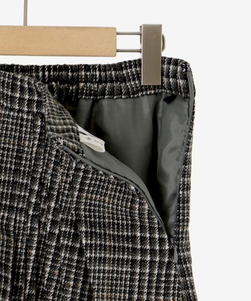 MAJESTIC LEGON（マジェスティックレゴン）の「サイドベルトプリーツミニスカパン（スカート・レディース・ベージュ/グレー系その他/ブラック系その他・MEDIUM）」の7枚目の写真