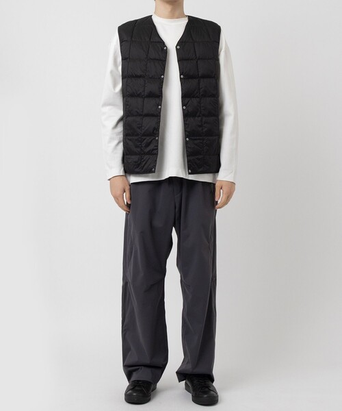 TAION（タイオン）の「【TAION/タイオン】V NECK BUTTON DOWN VEST/軽量/洗える（ベスト・メンズ・ブラック・MEDIUM/LARGE/X-LARGE）」の3枚目の写真