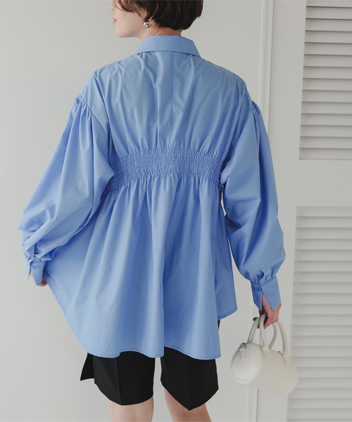 titivate(ティティベイト)の「バックシャーリングシャツ(シャツ/ブラウス・レディース・ブラック/ブルー/オフホワイト・S/M/L)」の21枚目の写真