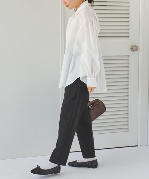 titivate(ティティベイト)の「バックシャーリングシャツ(シャツ/ブラウス・レディース・ブラック/ブルー/オフホワイト・S/M/L)」の5枚目の写真