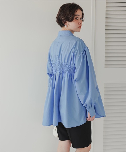 titivate(ティティベイト)の「バックシャーリングシャツ(シャツ/ブラウス・レディース・ブラック/ブルー/オフホワイト・S/M/L)」の17枚目の写真
