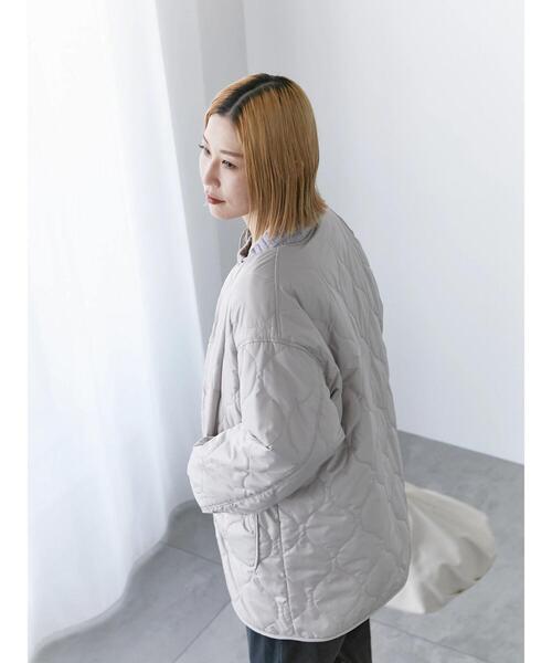 Samansa Mos2 blue（サマンサモスモスブルー）の「ボア×キルトリバーシブルコート（ブルゾン・レディース・グレー/ブラック/キナリ・F）」の18枚目の写真