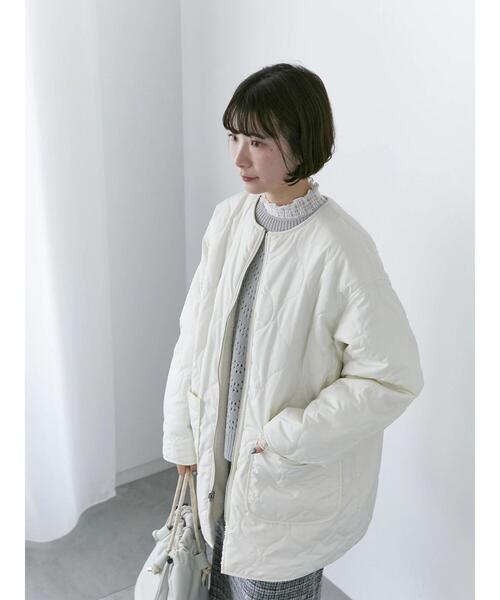 Samansa Mos2 blue（サマンサモスモスブルー）の「ボア×キルトリバーシブルコート（ブルゾン・レディース・グレー/ブラック/キナリ・F）」の6枚目の写真