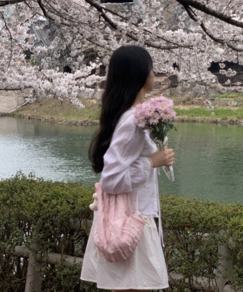 LAC-VERT（ラック・ヴェール）の「ガーリーフリルナップサック（バックパック/リュック・レディース・ピンク/アイボリー・FREE）」の6枚目の写真