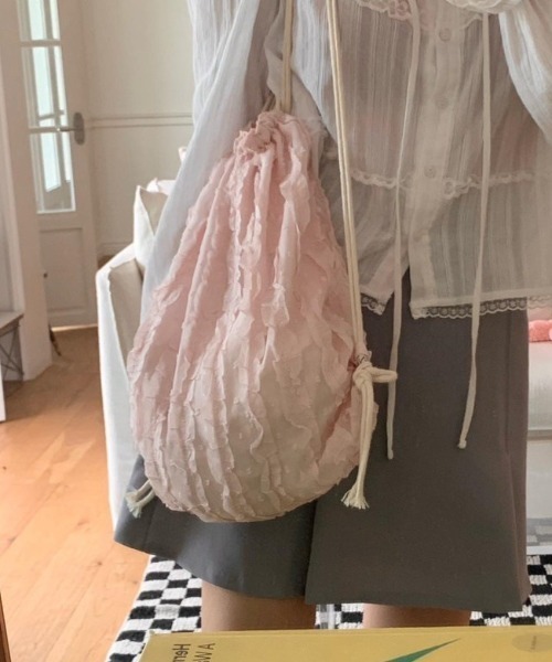 LAC-VERT（ラック・ヴェール）の「ガーリーフリルナップサック（バックパック/リュック・レディース・ピンク/アイボリー・FREE）」の9枚目の写真