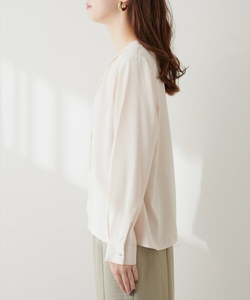 natural couture(ナチュラルクチュール)の「【WEB限定】プチプラちびパールとろみブラウス(シャツ/ブラウス・レディース・アイボリー/ドット/チャコールグレー/サックスブルー/ピンクベージュ/グレイッシュベージュ・FREE)」の18枚目の写真