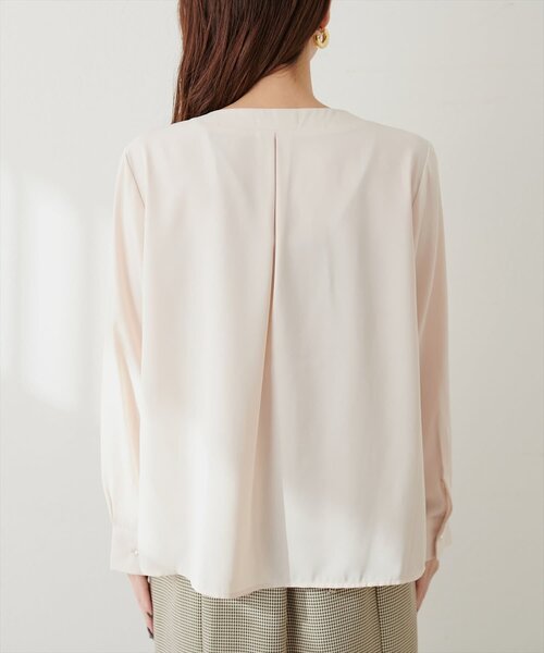 natural couture(ナチュラルクチュール)の「【WEB限定】プチプラちびパールとろみブラウス(シャツ/ブラウス・レディース・アイボリー/ドット/チャコールグレー/サックスブルー/ピンクベージュ/グレイッシュベージュ・FREE)」の17枚目の写真
