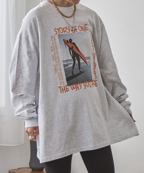 feepur by saya（フェピュールバイサヤ）の「カラーロゴフォトロンTee（Tシャツ/カットソー・レディース・ホワイト/ホワイト系その他/ライトグレー系/ライトグレー・MEDIUM）」の3枚目の写真