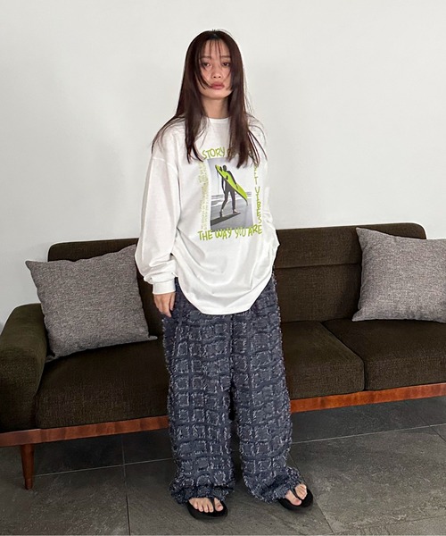 feepur by saya（フェピュールバイサヤ）の「カラーロゴフォトロンTee（Tシャツ/カットソー・レディース・ホワイト/ホワイト系その他/ライトグレー系/ライトグレー・MEDIUM）」の21枚目の写真