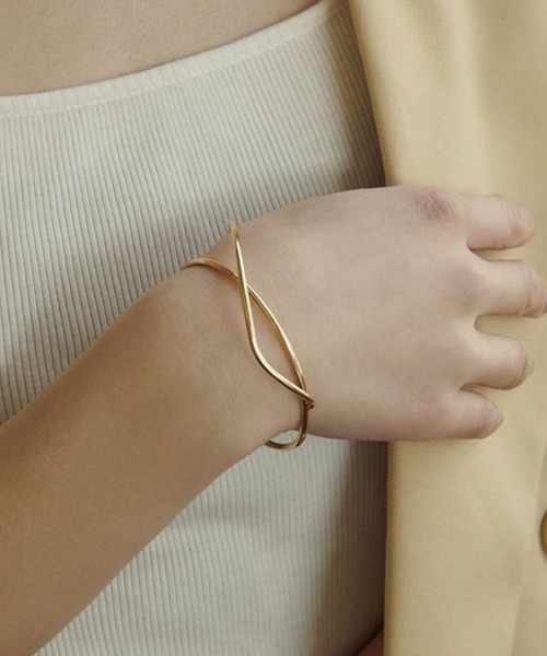 GOLDY(ゴールディ)の「【GOLDY】ストローク ライン バングル 4230203※(バングル/リストバンド・レディース・ゴールド系その他2/シルバー系1/シルバー系その他/ゴールド系その他・FREE)」の11枚目の写真