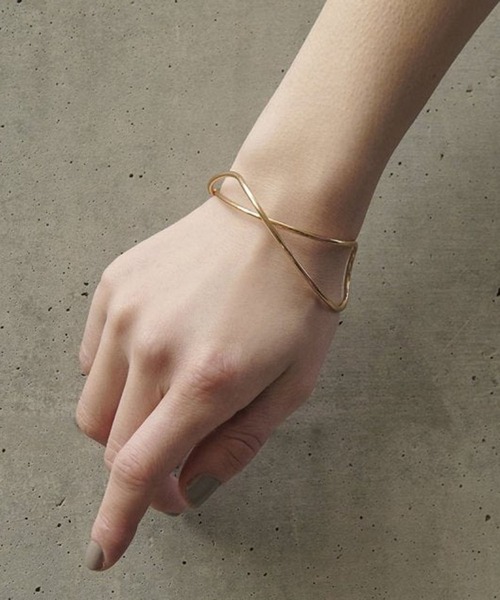 GOLDY(ゴールディ)の「【GOLDY】ストローク ライン バングル 4230203※(バングル/リストバンド・レディース・ゴールド系その他2/シルバー系1/シルバー系その他/ゴールド系その他・FREE)」の8枚目の写真