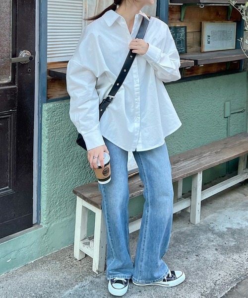 ABYS（アビス）の「ワンポイント刺繍BIGシャツ（シャツ/ブラウス・レディース・ホワイト/ブルー/ライトイエロー・MEDIUM/LARGE）」の2枚目の写真