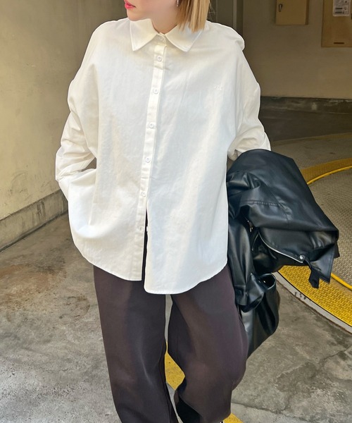 ABYS（アビス）の「ワンポイント刺繍BIGシャツ（シャツ/ブラウス・レディース・ホワイト/ブルー/ライトイエロー・MEDIUM/LARGE）」の8枚目の写真