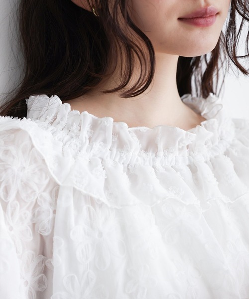 somari imagination(ソマリ イマジネーション)の「『チュールテープフラワー刺繍シアーブラウス』(シャツ/ブラウス・レディース・ブラック/オフホワイト・2/1)」の17枚目の写真