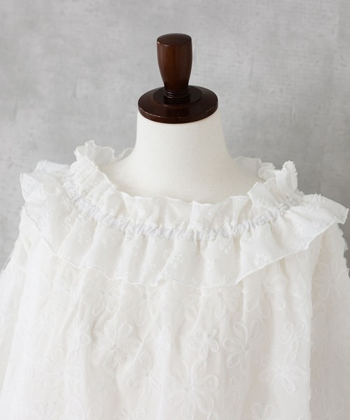 somari imagination(ソマリ イマジネーション)の「『チュールテープフラワー刺繍シアーブラウス』(シャツ/ブラウス・レディース・ブラック/オフホワイト・2/1)」の15枚目の写真