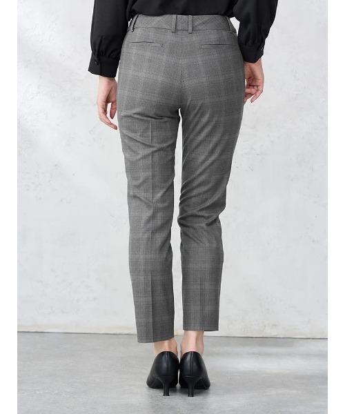 Perfect Suit FActory（パーフェクトスーツファクトリー）の「デレガントスーツ　テーパードパンツ　グレンチェック柄　グレー/ネイビー（スーツパンツ・レディース・グレー/ネイビー・11号/7号/9号/13号）」の5枚目の写真