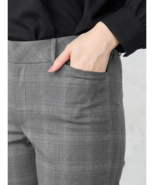 Perfect Suit FActory（パーフェクトスーツファクトリー）の「デレガントスーツ　テーパードパンツ　グレンチェック柄　グレー/ネイビー（スーツパンツ・レディース・グレー/ネイビー・11号/7号/9号/13号）」の8枚目の写真