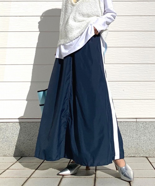 Q(キュー)の「サイドラインドロストスカート(スカート・レディース・ネイビー/オリーブ・MEDIUM)」の12枚目の写真