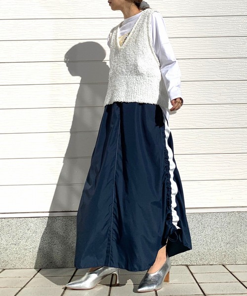 Q（キュー）の「サイドラインドロストスカート（スカート）」 - WEAR