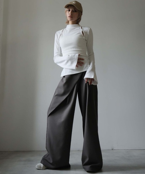 Ulysses（ユリシス）の「カットアウトハイネックカットソー（Tシャツ/カットソー・レディース・ブラック/グレー/ホワイト/キャメル・M/L）」の5枚目の写真