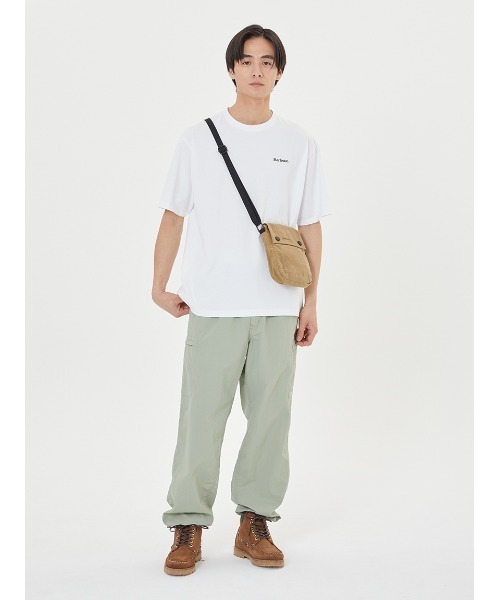 Barbour（バブアー）の「ワンポイント 刺繍 ロゴ Tシャツ"Japan Exclusive"（Tシャツ/カットソー・メンズ・ブルー/レッド/カーキ/イエロー/ブラック/ホワイト/ネイビー/ベージュ・SMALL/MEDIUM/LARGE/X-LARGE/X-SMALL）」の13枚目の写真